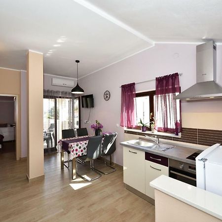 Apartments Lavanda - Free Parking And Grill Йезера Екстериор снимка