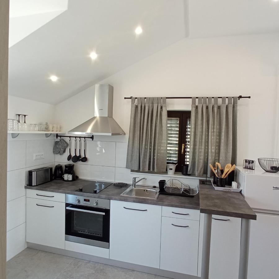 Apartments Lavanda - Free Parking And Grill Йезера Екстериор снимка