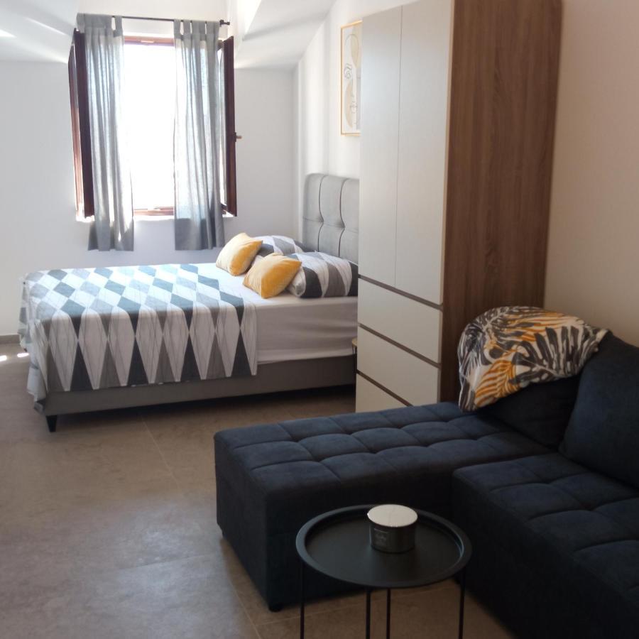Apartments Lavanda - Free Parking And Grill Йезера Екстериор снимка