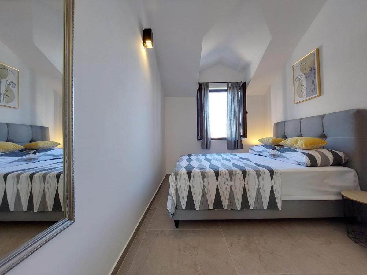 Apartments Lavanda - Free Parking And Grill Йезера Екстериор снимка