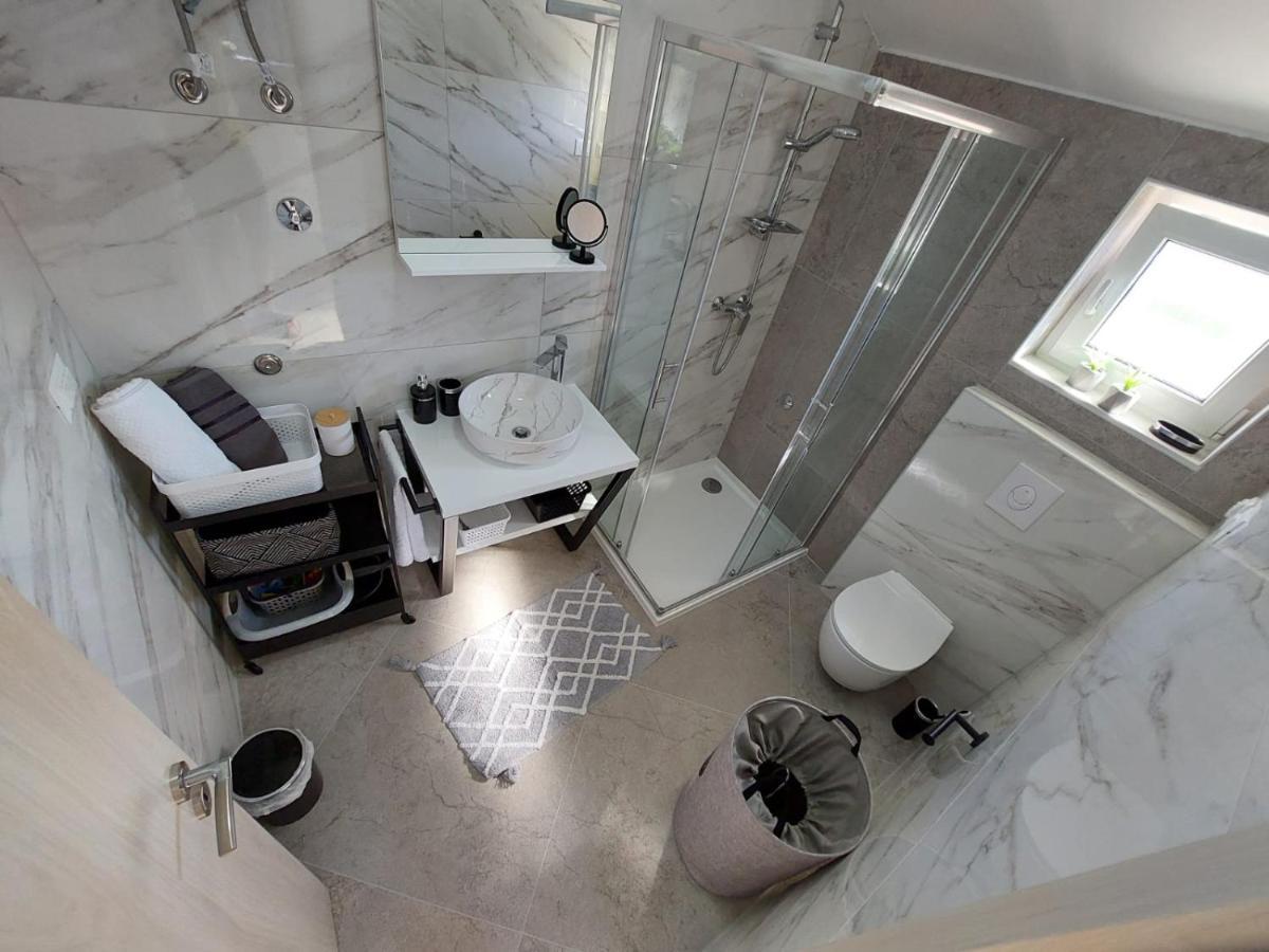 Apartments Lavanda - Free Parking And Grill Йезера Екстериор снимка