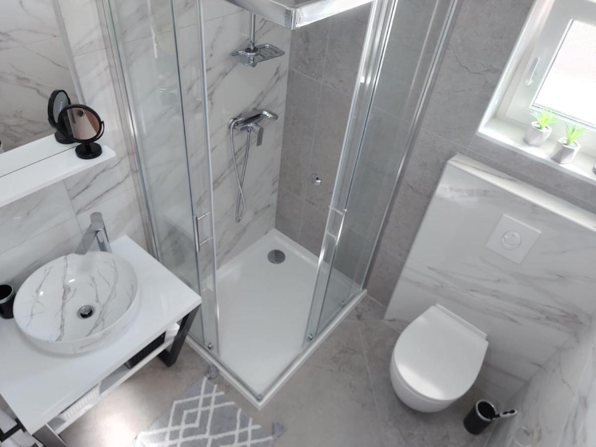 Apartments Lavanda - Free Parking And Grill Йезера Екстериор снимка