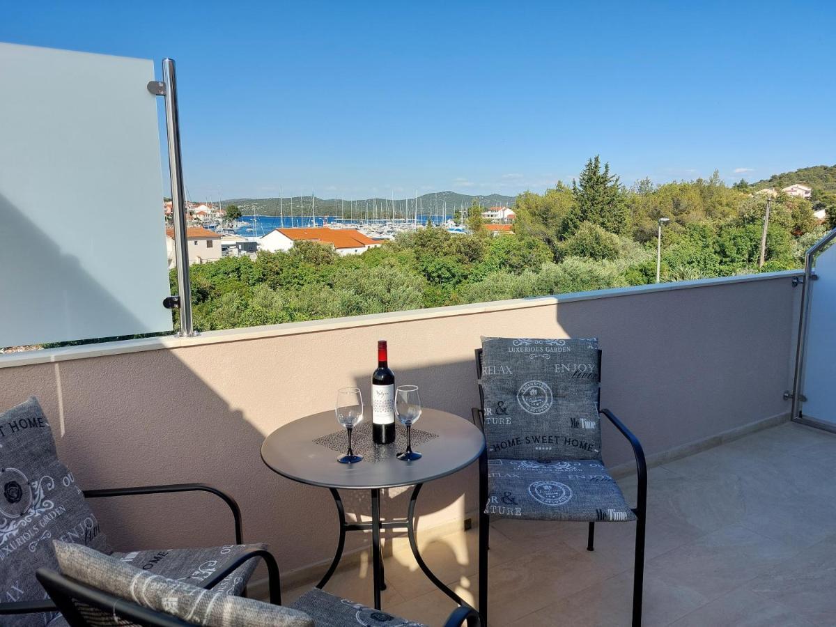 Apartments Lavanda - Free Parking And Grill Йезера Екстериор снимка