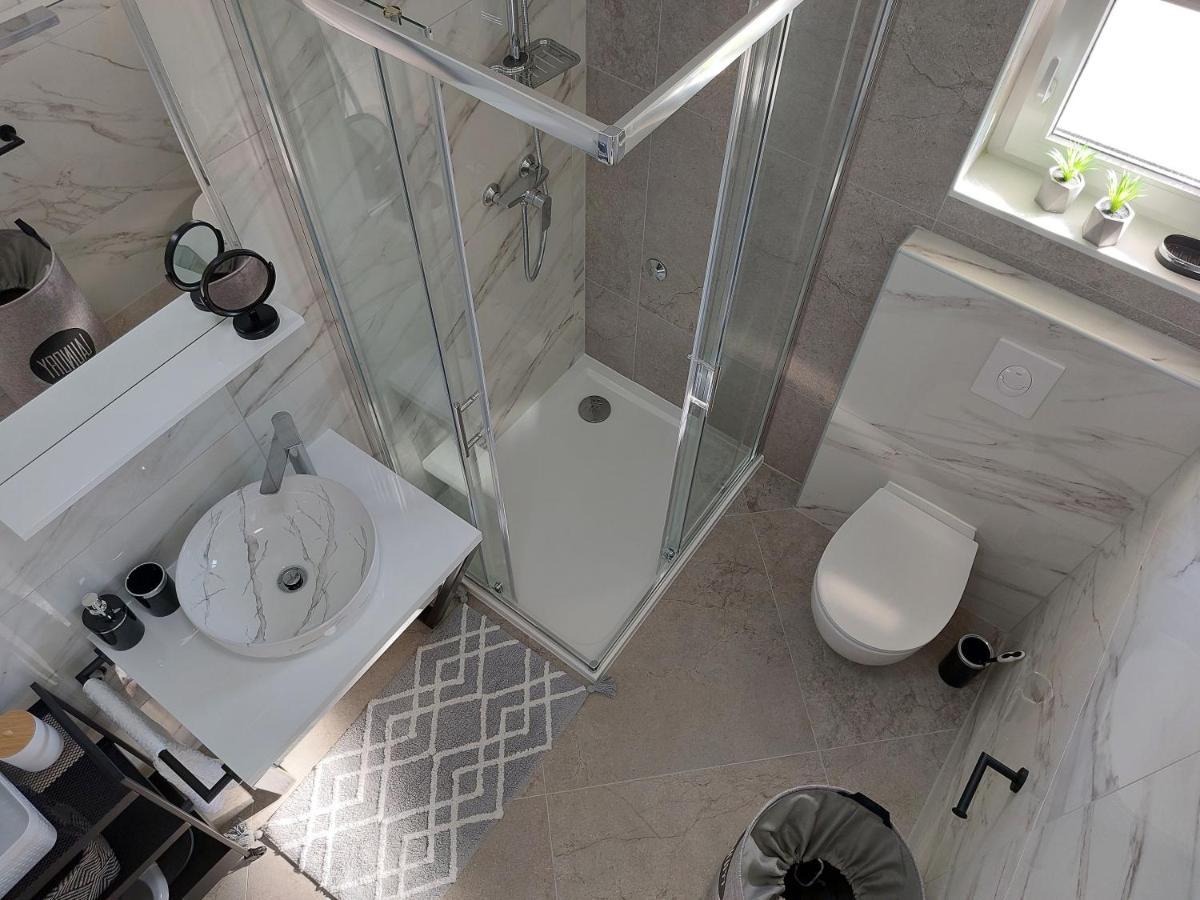 Apartments Lavanda - Free Parking And Grill Йезера Екстериор снимка