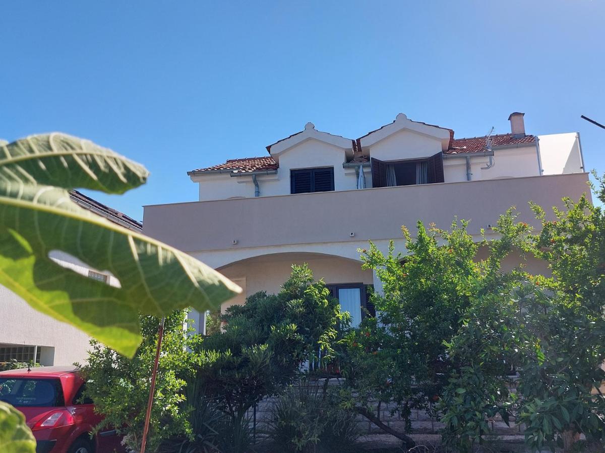 Apartments Lavanda - Free Parking And Grill Йезера Екстериор снимка