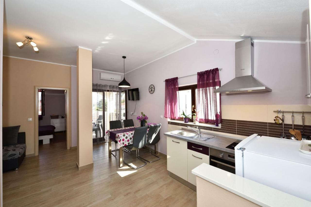 Apartments Lavanda - Free Parking And Grill Йезера Екстериор снимка