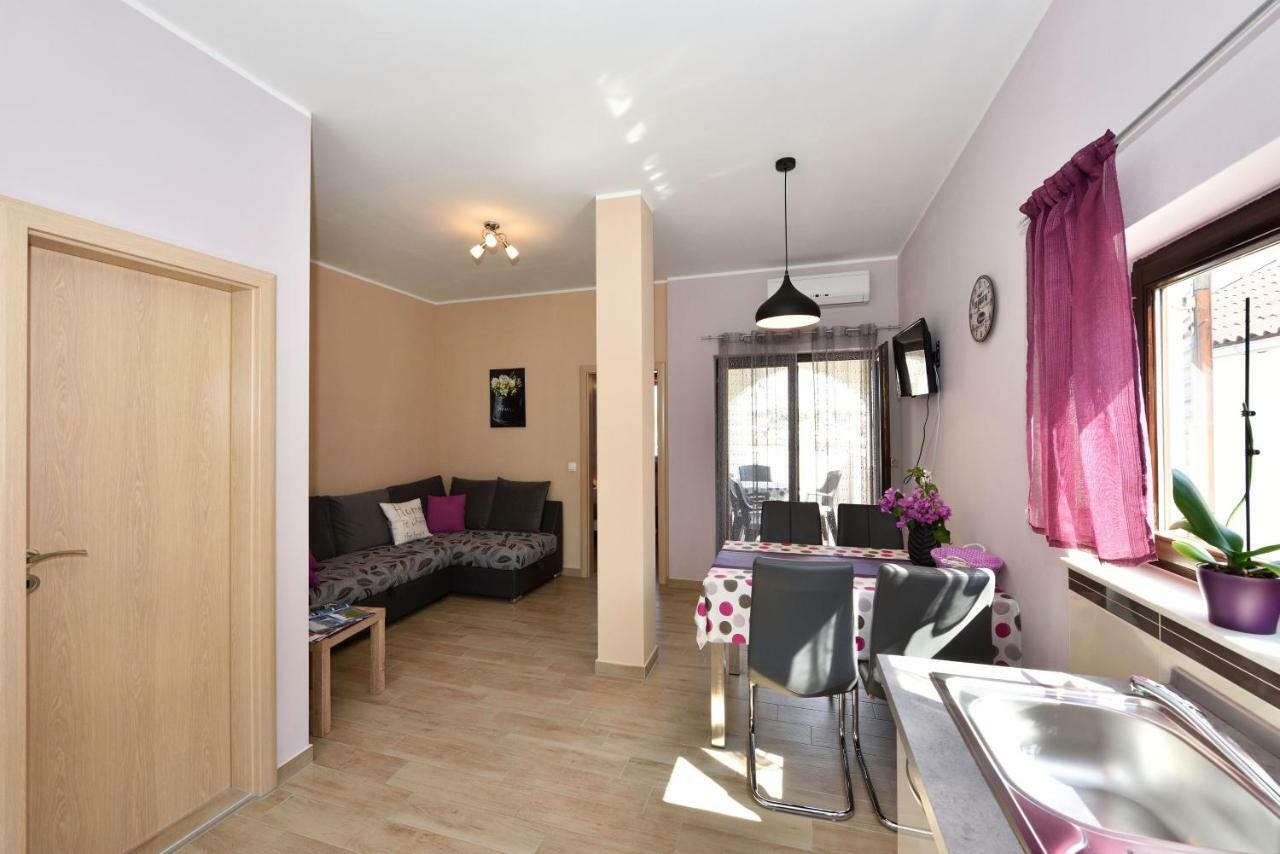 Apartments Lavanda - Free Parking And Grill Йезера Екстериор снимка